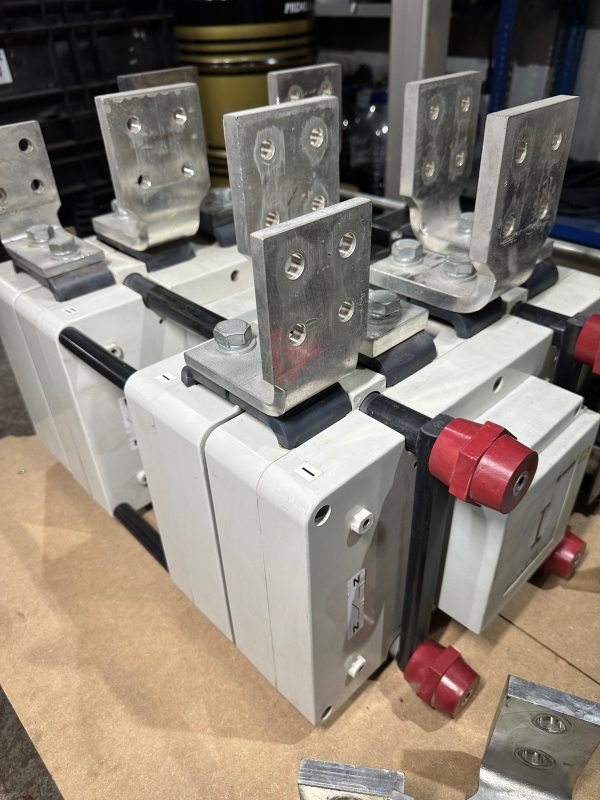 TERASAKI transfer swich 4P 1.350A - Image 4