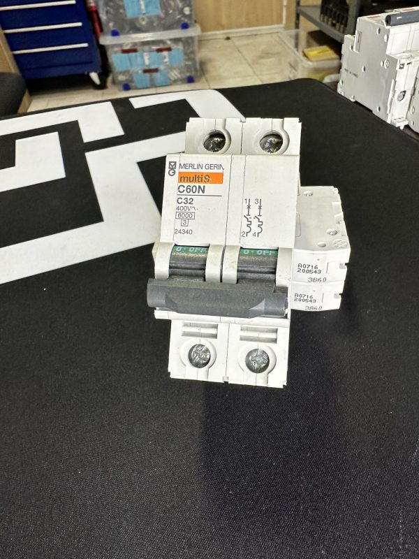 Merlin Gerin Circuit breaker C60N 32A